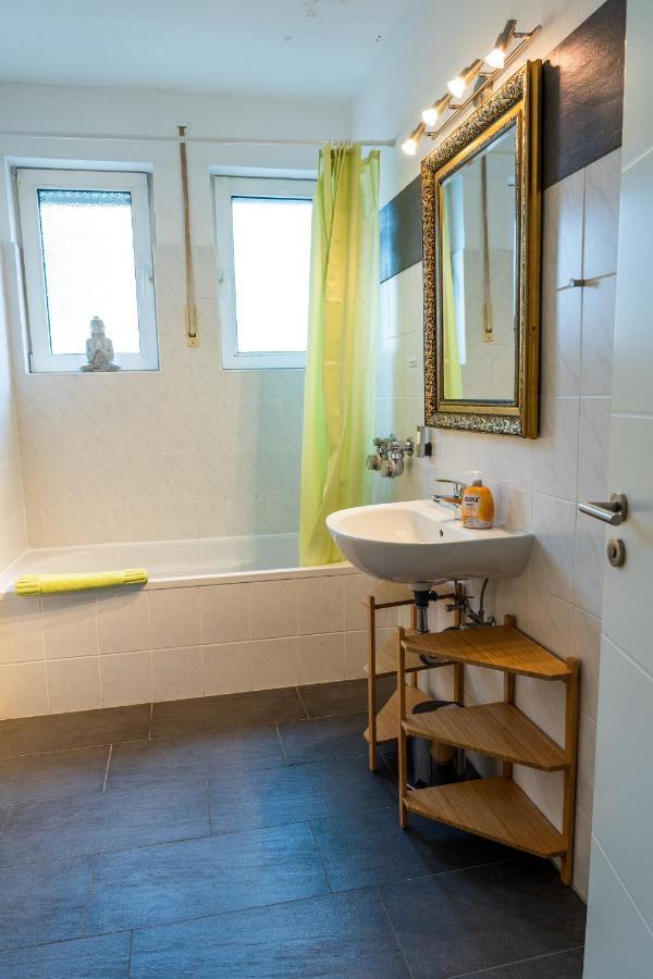 Art 7 Apartment *